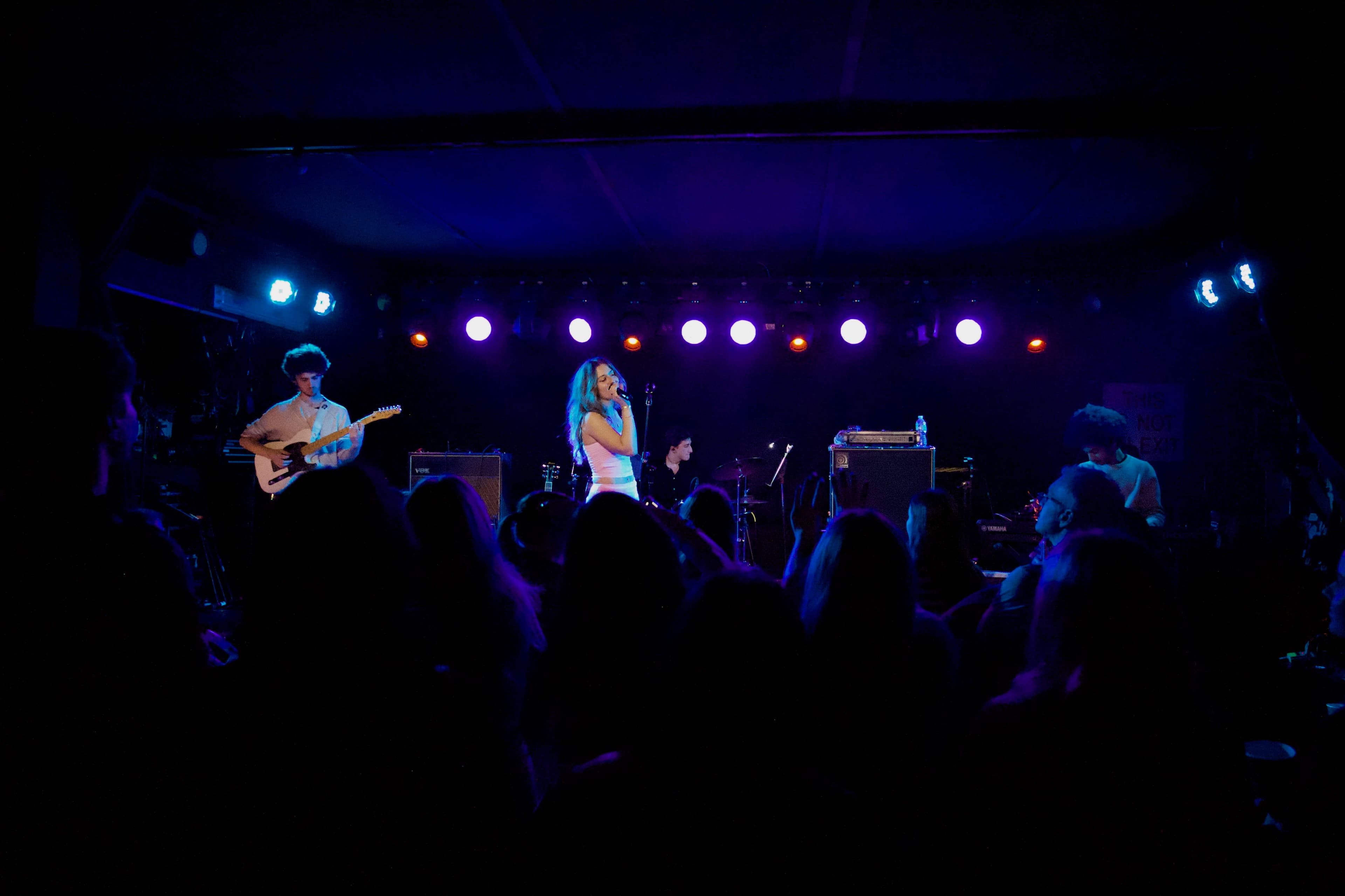 Anique @ The Mint